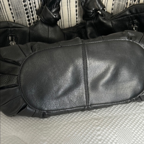 Elliot Lucca Black Leather shoulder bag - Picture 5 of 12